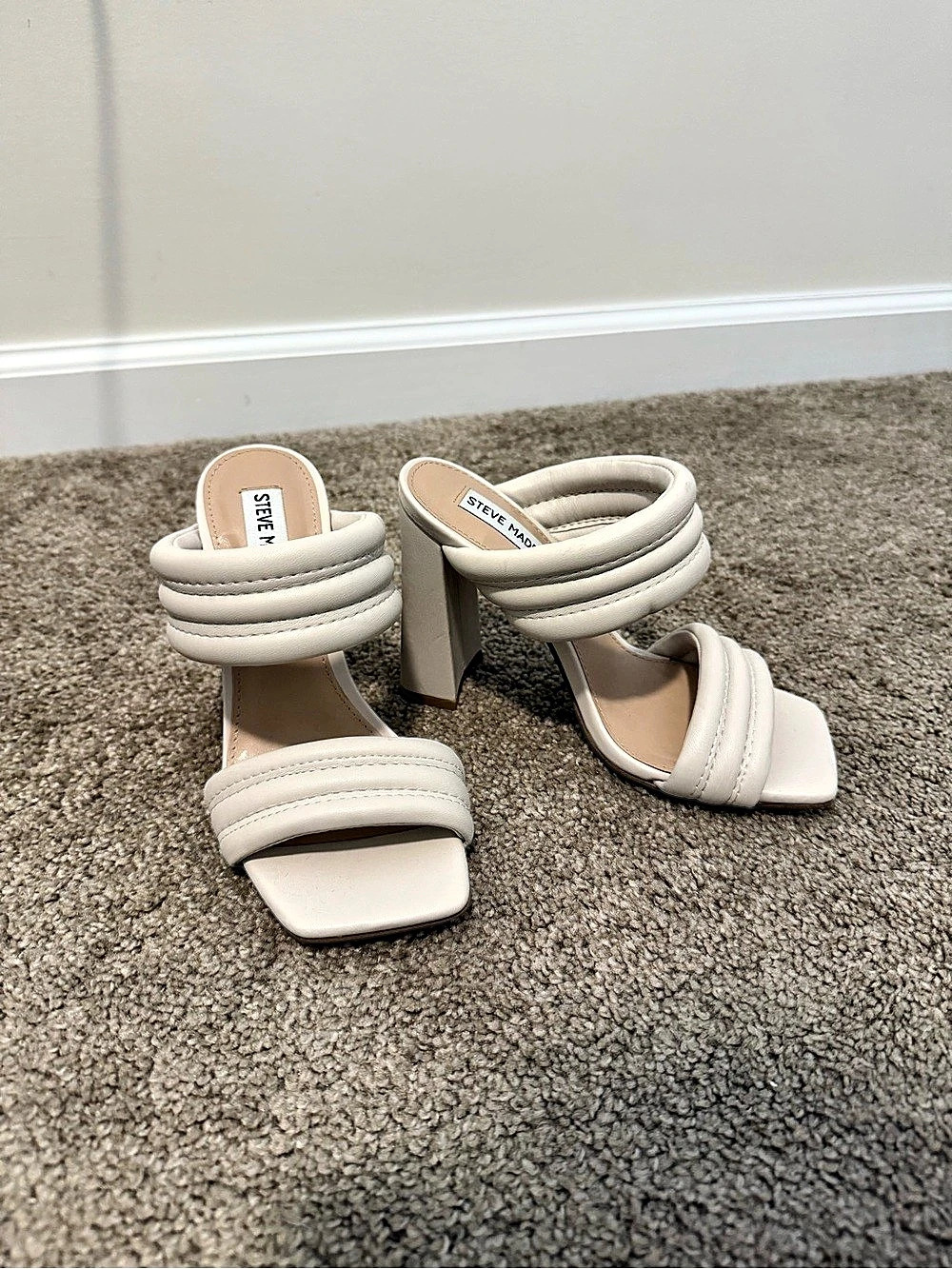 Steve Madden Cream Strappy Block Heel Sandals US 6 Like New